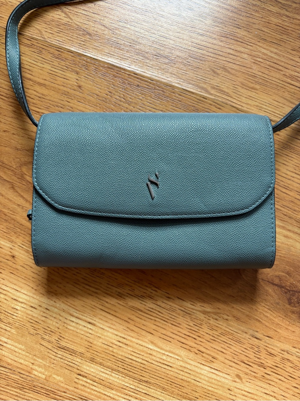 Simply Vera Vera Wang Signature Crossbody Bag